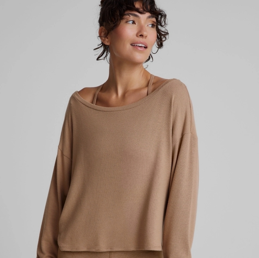 Beyond Yoga Boxy Crewneck Sweatshirt in Taupe Beige